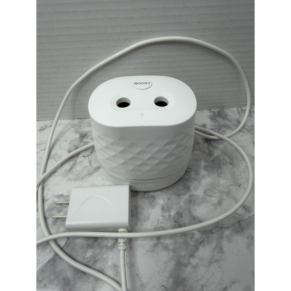Febreze PLUG Scent Booster Continuous Scent Device Oil Diffuser New